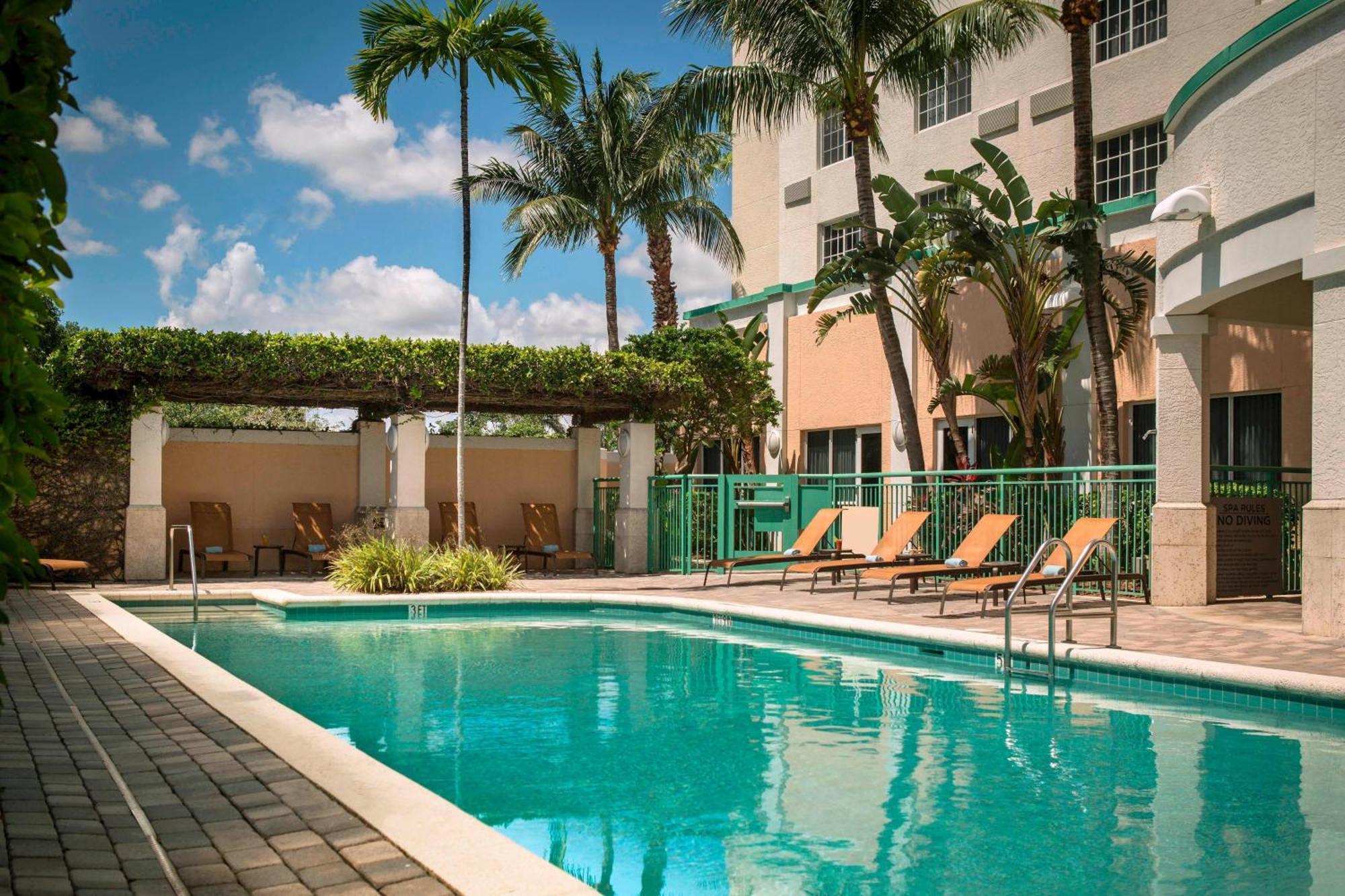 Courtyard By Marriott Fort Lauderdale Airport & Cruise Port Dania Beach Kültér fotó