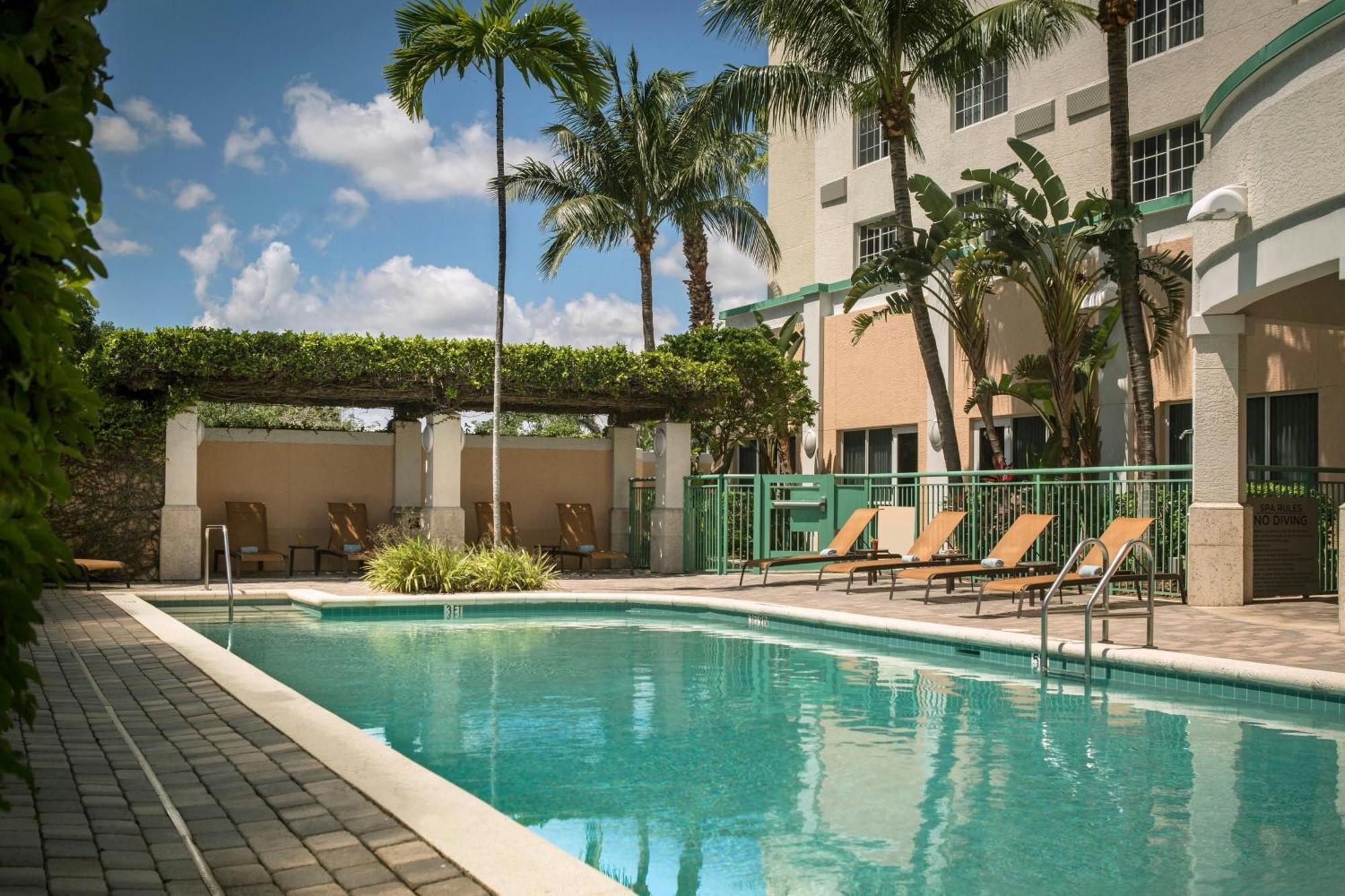 Courtyard By Marriott Fort Lauderdale Airport & Cruise Port Dania Beach Kültér fotó
