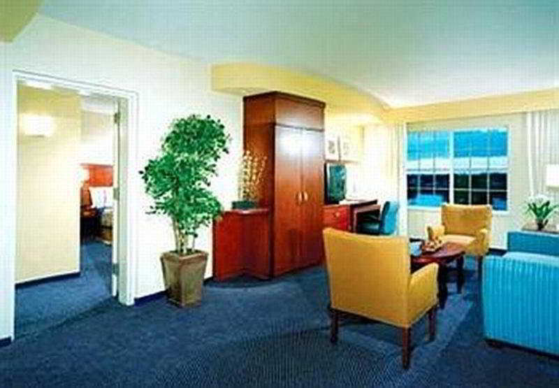 Courtyard By Marriott Fort Lauderdale Airport & Cruise Port Dania Beach Szoba fotó